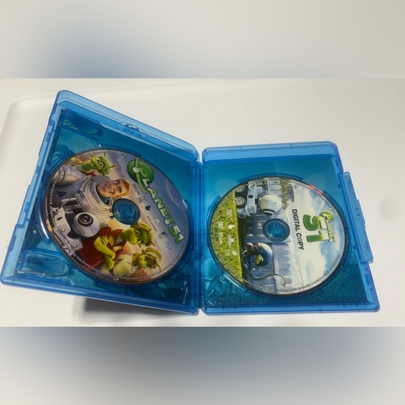 Planet 51 Blu-ray and DVD combo pack of the 2009 animated Sony film. - Picture 3 of 3